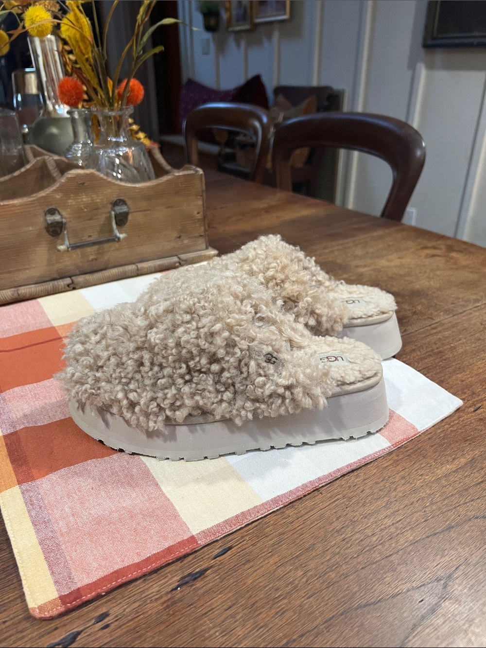 UGG Maxi Curly Platform Slippers